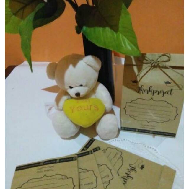 

Paper bag souvenir 10x5x12 desain suka suka