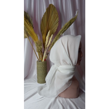 Bella square broken white