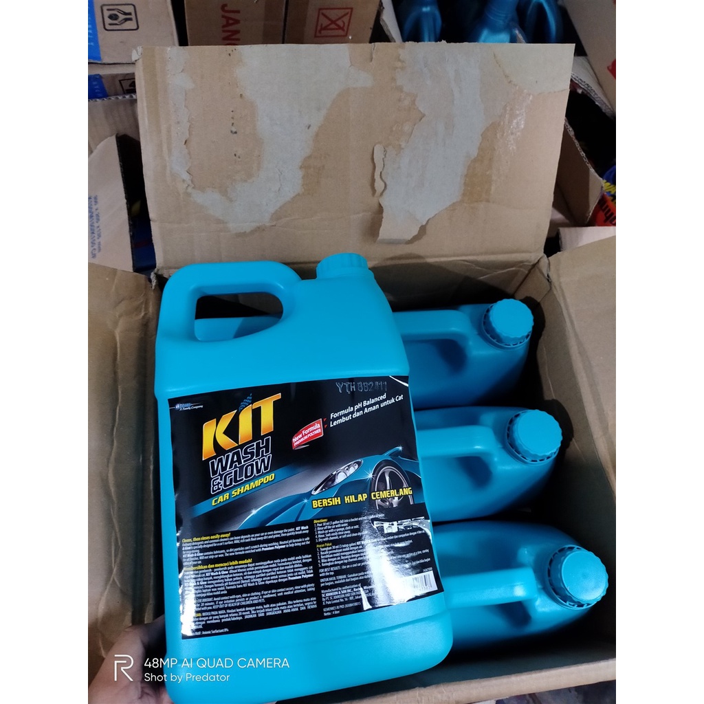 SHAMPOO CUCI MOBIL MOTOR LEMBUT HALUS KIT WASH AND GLOW KILAP 4LITER