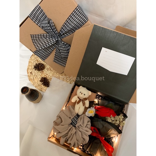

Kado ulang tahun cewek | Hampers anniersary cewek | Hadiah anniversary