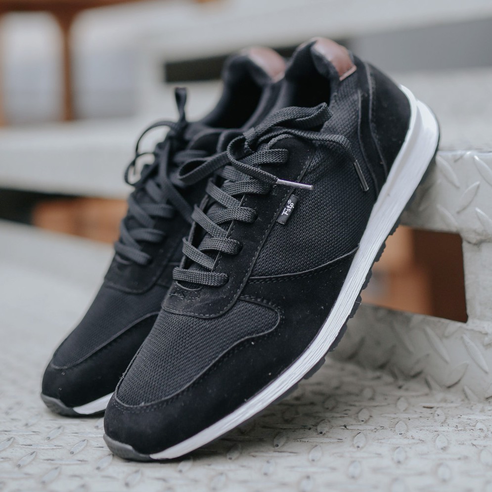 VICTORY BLACK |ManNeedMe x FSTP| Sepatu Sneakers Pria Running Shoes