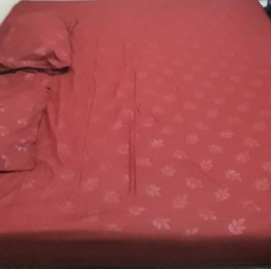 Sprei Ukuran 160x200 & 180x200 Polos Emboss Kintakun Deluxe Tinggi 20 Cm