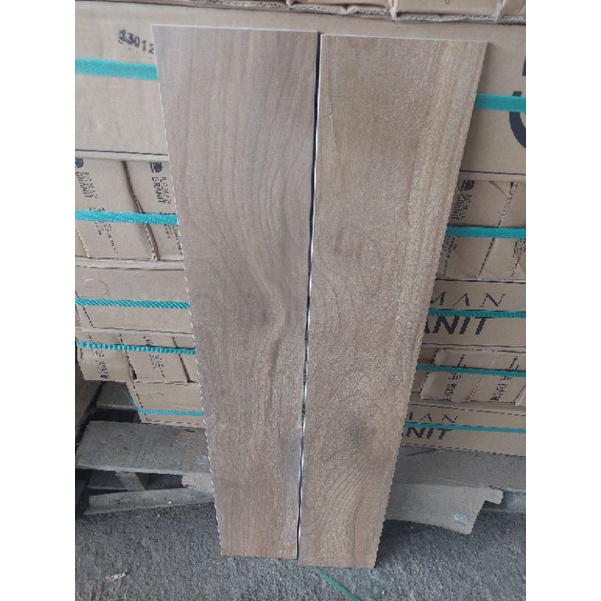 GRANIT ROMAN MOTIF KAYU 15X90 GT915521R DQUEENSLAND WENGUE