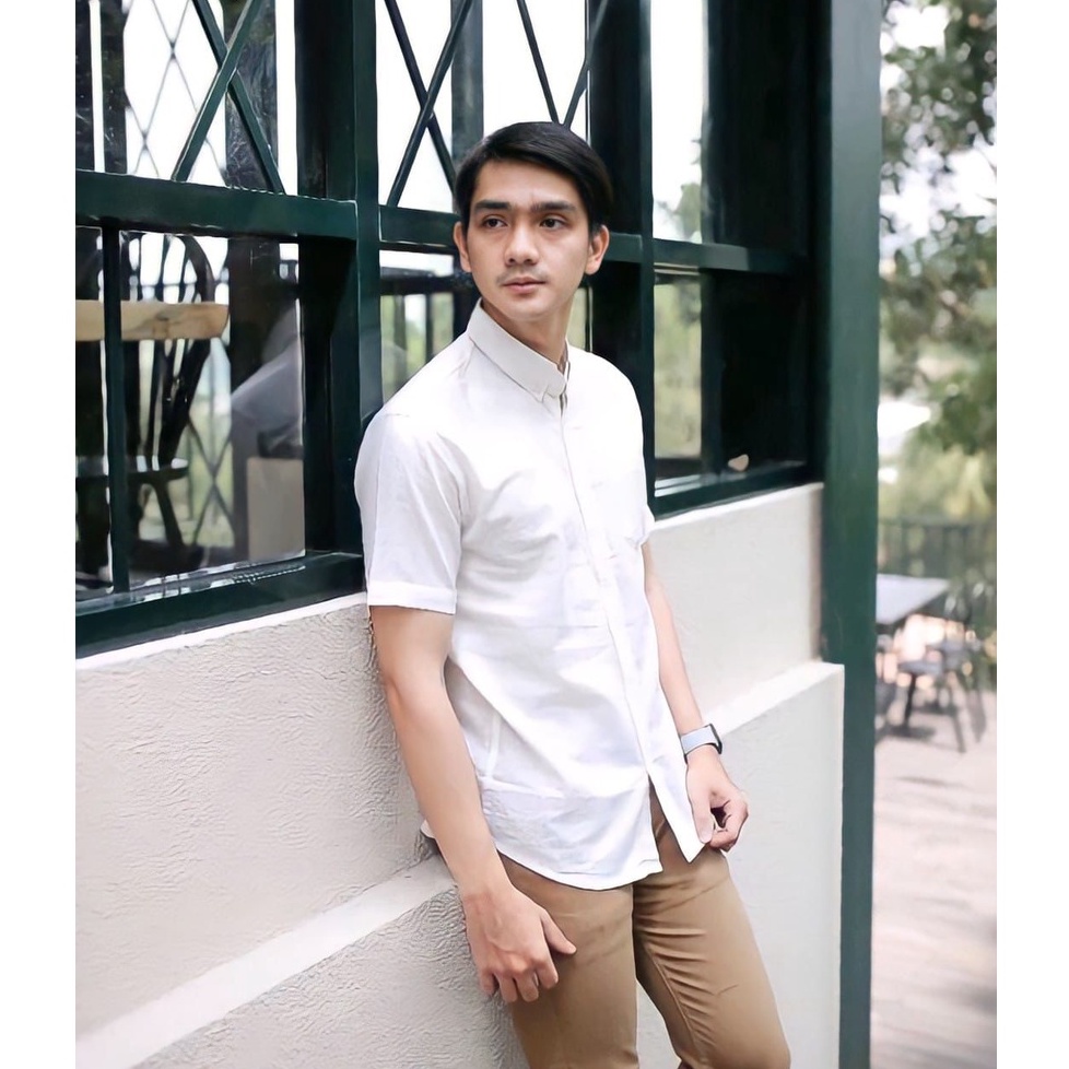 Kemeja Polos Pria H&M Lengan Pendek Putih Slimfit