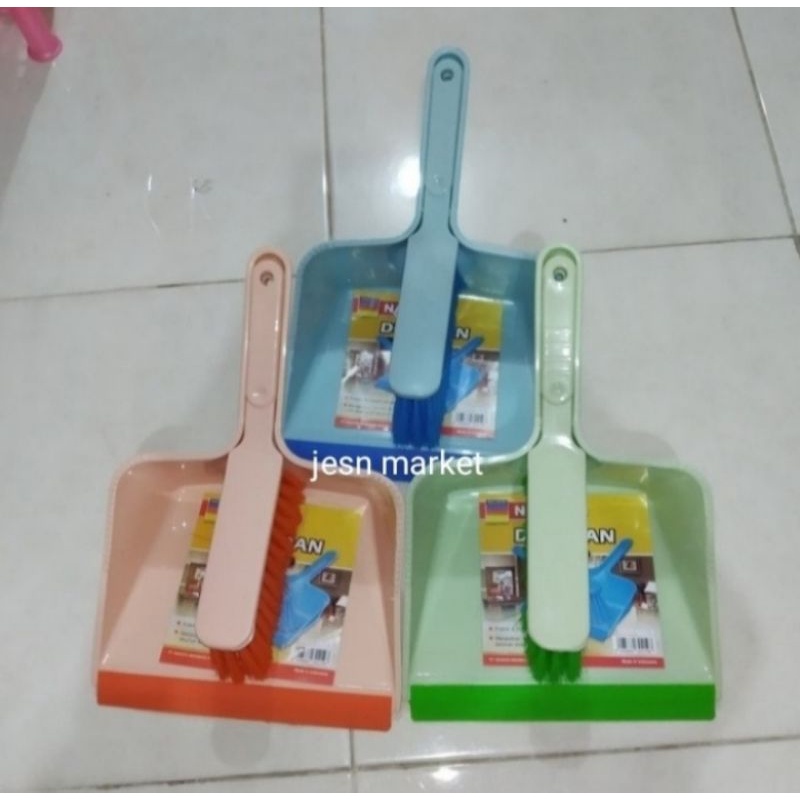 Dust Pan / Pengki + Sapu Nagata 302 S