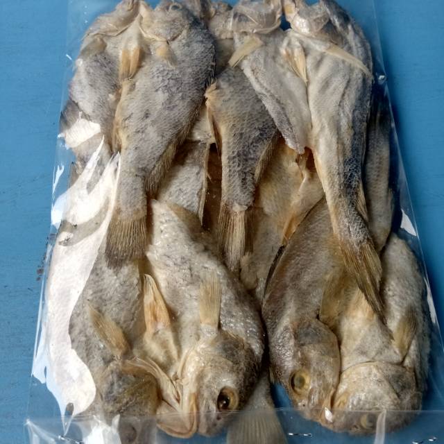 

Ikan Asin kepala Batu/Gulama (250 gram)