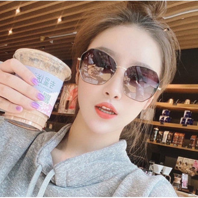 Gratis Ongkir -  F5085 Kacamata Fashion Wanita / Woman Sunglasses Style Korea / Kacamata Matahari