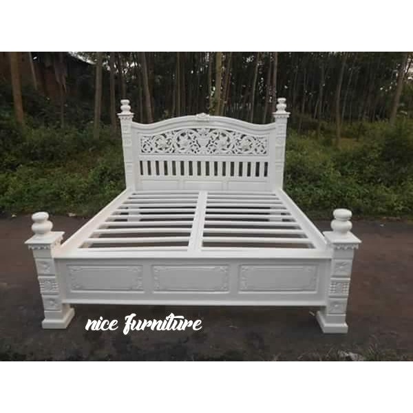 Ranjang / Tempat tidur / Dipan rahwana blok jati cat duco putih