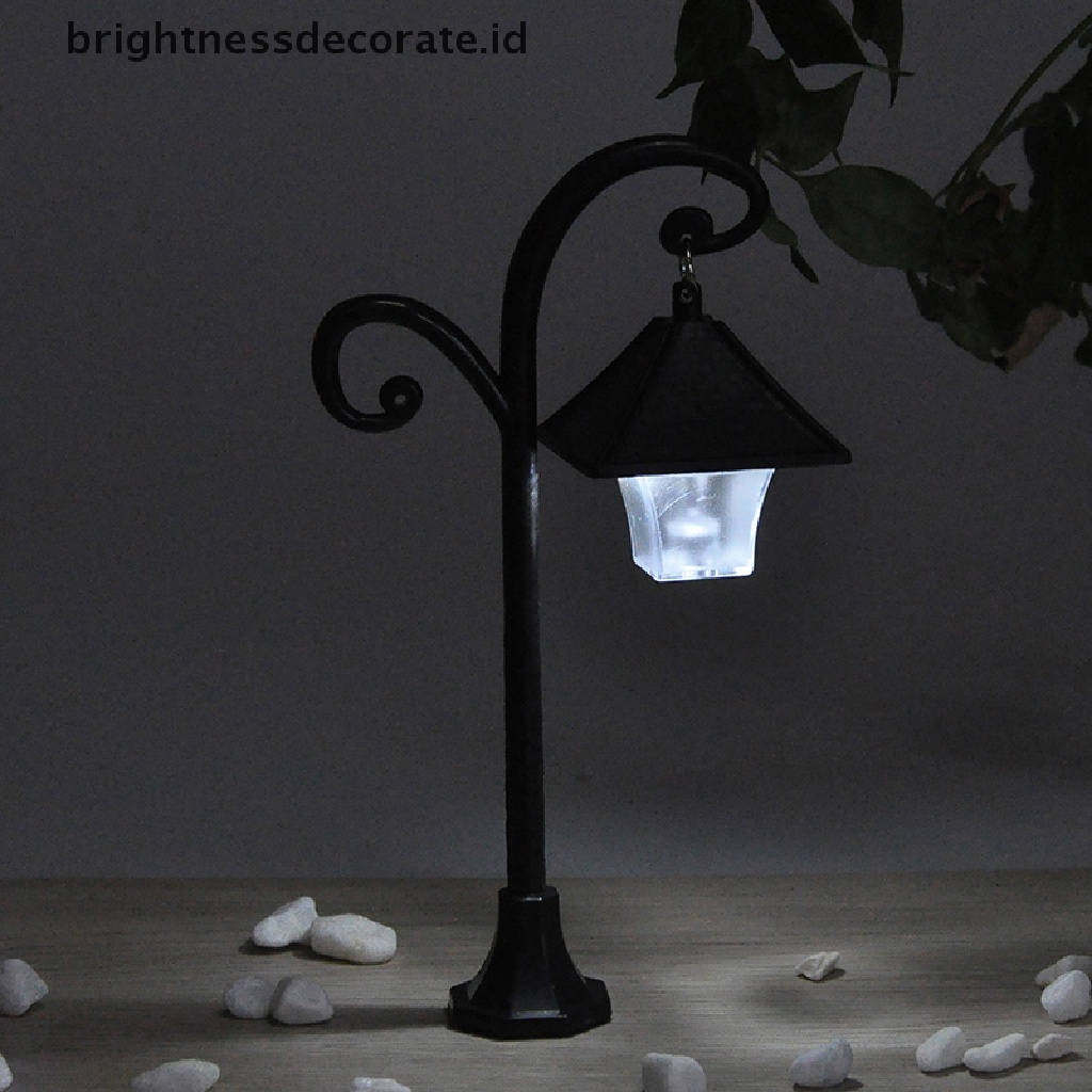 1 Pc Ornamen Miniatur Lampu Jalan Untuk Dekorasi Taman