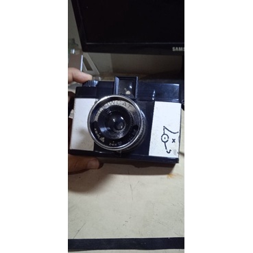 Kamera analog Lomography Diana F+ dan beberapa aksesoris nya