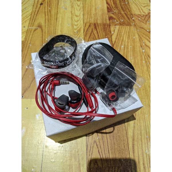 hyperx clouds earbuds second