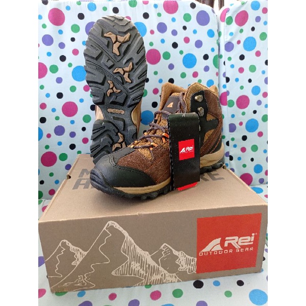 Sepatu Gunung Rei Volga Ripp 518