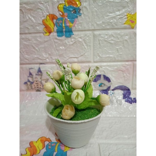 BUNGA HIAS BUNGA PLASTIK COCOK UNTUK MENGHIAS DINDING RUMAH