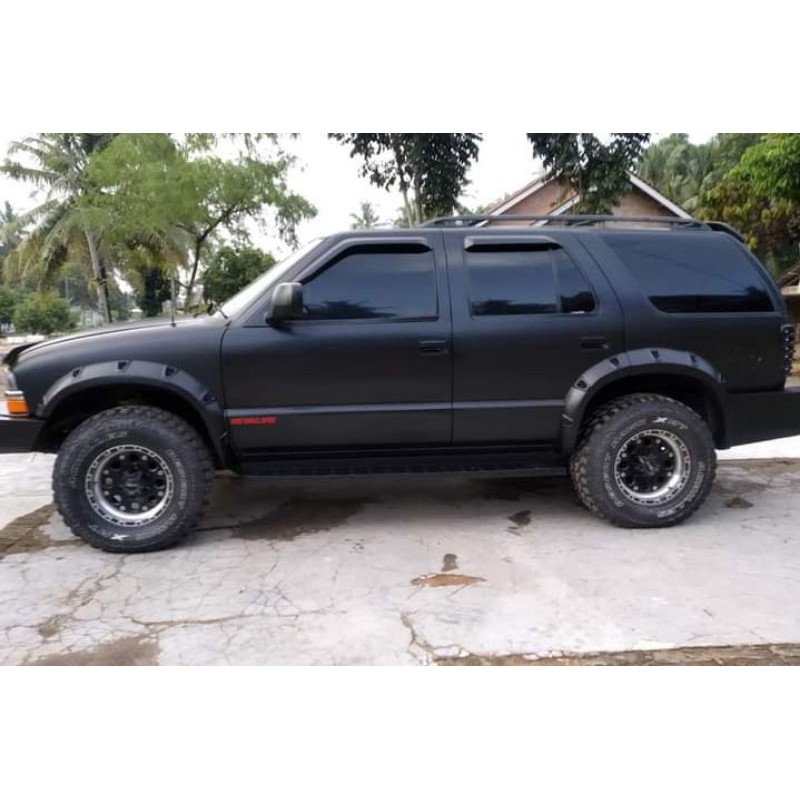 Over Fender variasi baut Chevrolet Opel blazer