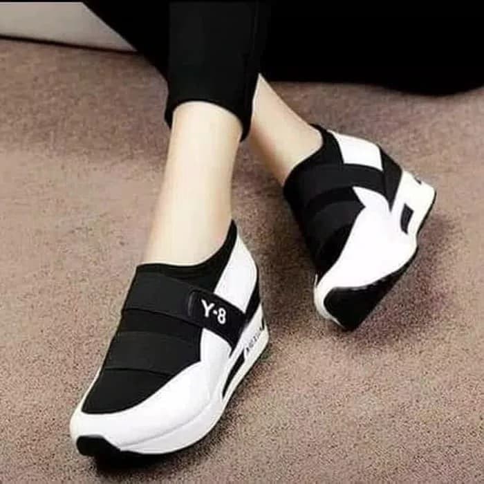 SEPATU WANITA SLIP ON ELORA PUTIH SDS292