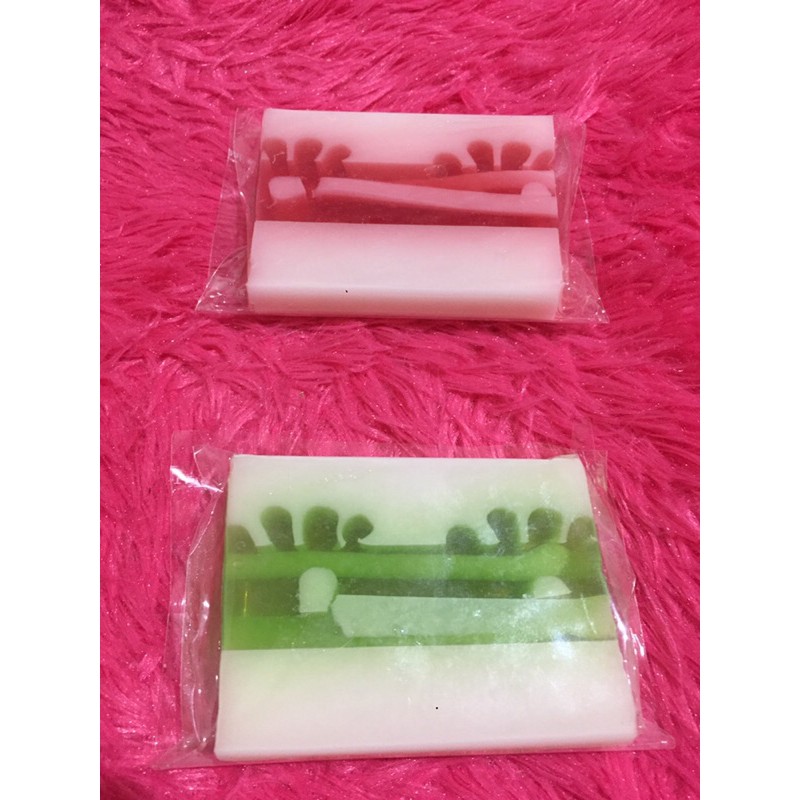 

Pudding iris hijau dan merah