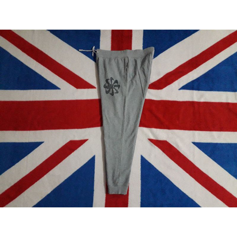 Joggerpants NIKE (SOLD BORONGAN)