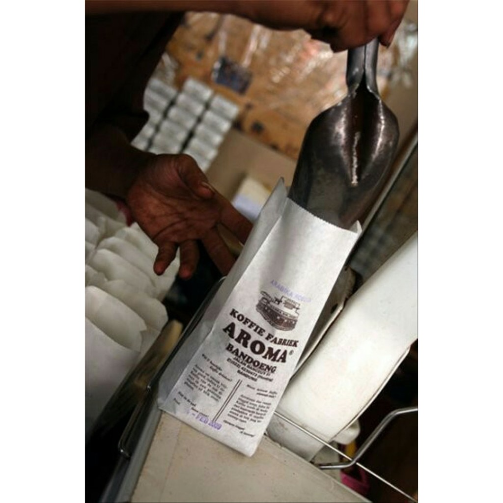 

Kopi Aroma Bandung Mix Robusta Arabika 500 gr [SALE]off40%