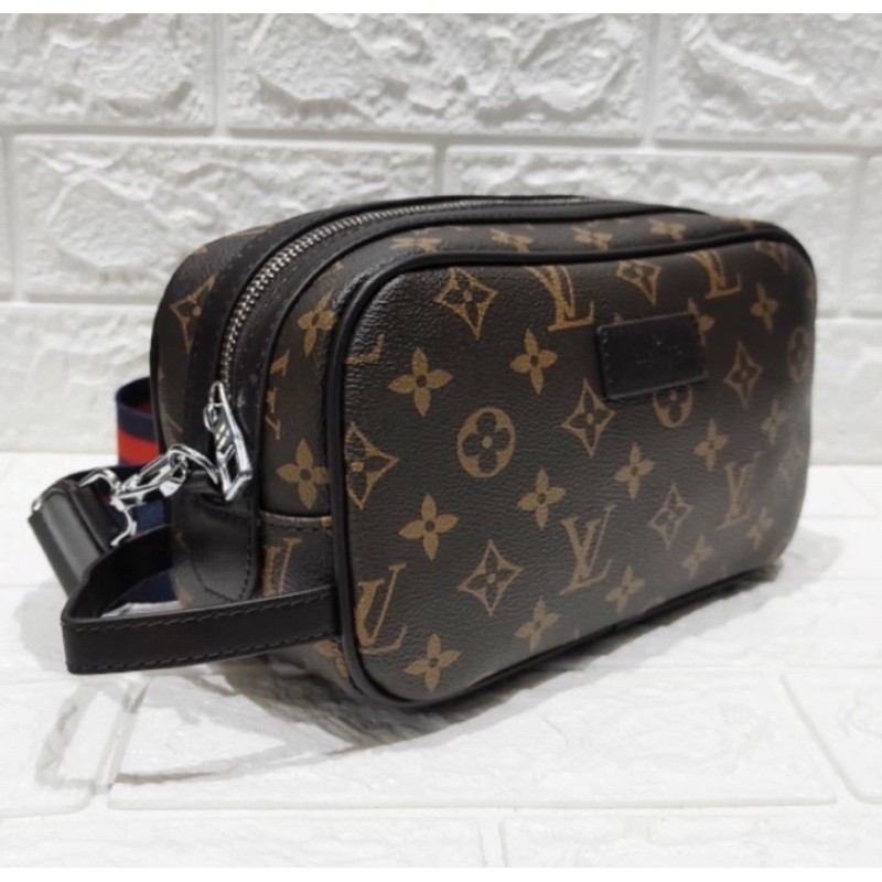 Pouch bag louis Vuitton hang bag lv import hangbag lv