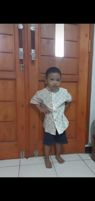 Couple Batik Ayah Dan Anak Cream By Rayhan Batik