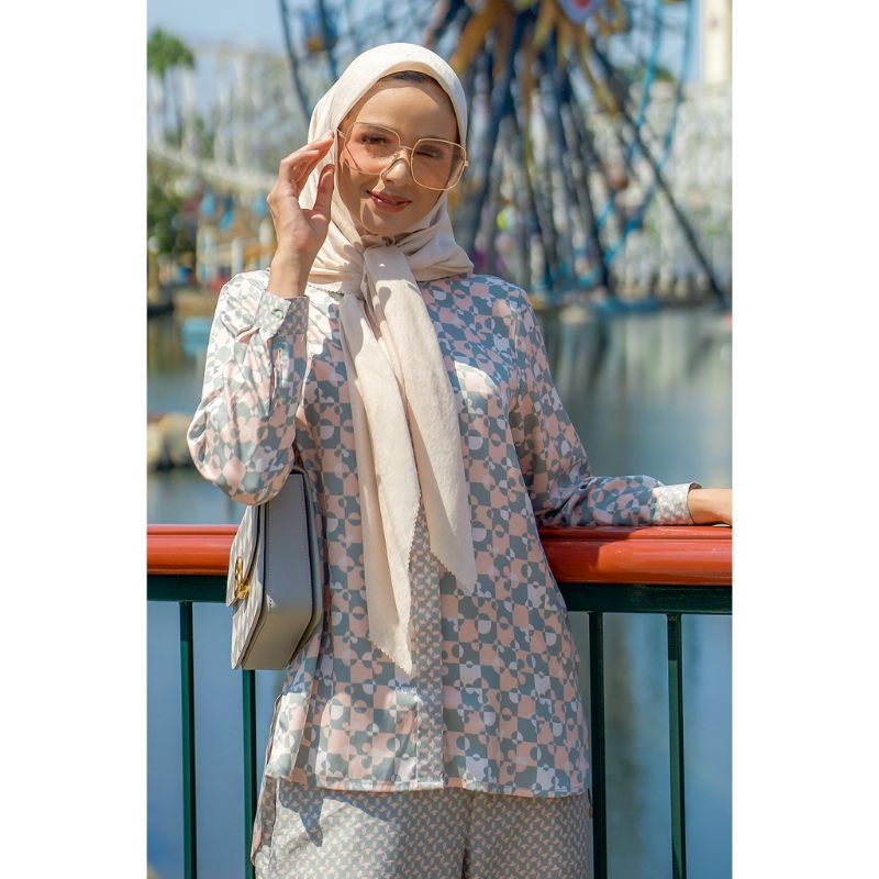 Benang Jarum Buttonscarves Disney Theme Park Puzzlea satin