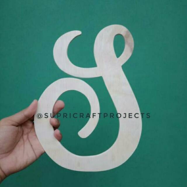 Huruf kayu inisial 25cm untuk backdrop