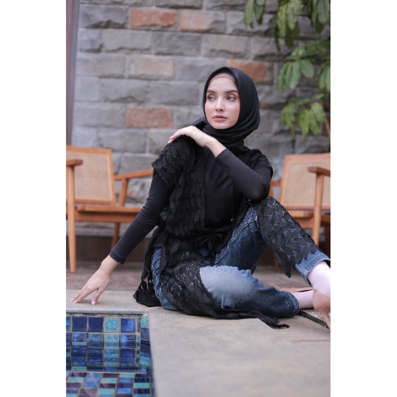 Outer brokat (hitam)