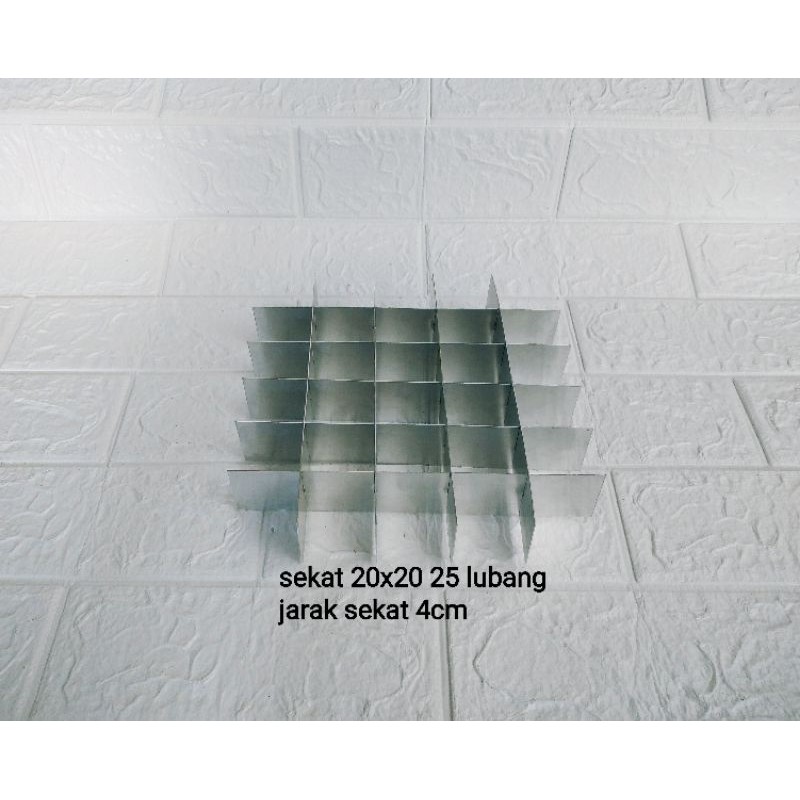 

sekat ukuran 20x20 isi 25