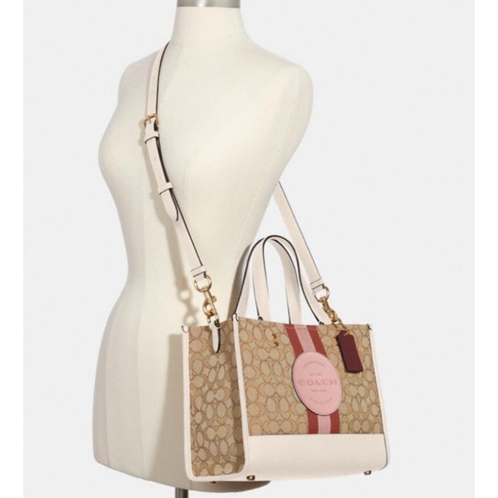 Coach Field Tote 30 In Signature (C4113)