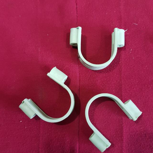 Klem pipa PVC "1 1/4"