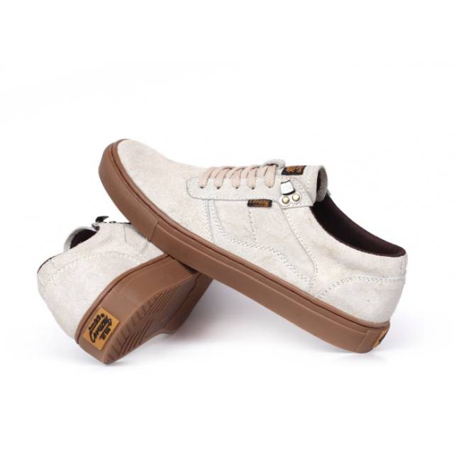 Sepatu sneakers pria casual sekolah kuliah formal kerja Sepatu sneaker Cowo original handmade kulit suede