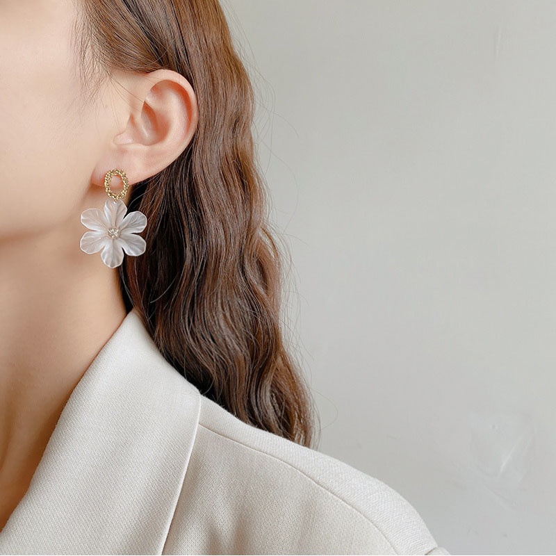 Shuling S925 silver needle Summer Earrings White Flower Petal Earrings Female High Sense Wholesale Earrings