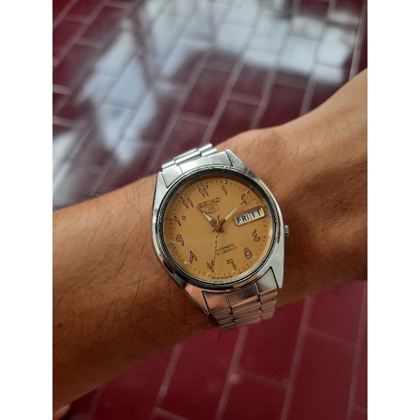 seiko 5 arabic