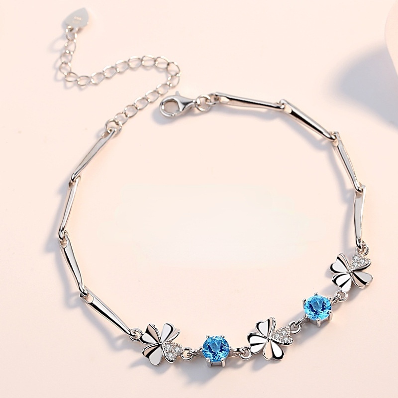 Gelang Bahan 925 Silver Plated Aksen Zircon Bentuk Clover Untuk Wanita