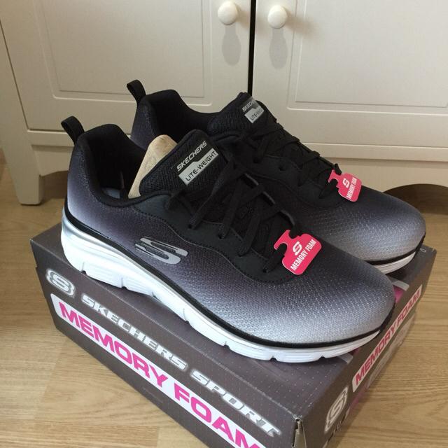 harga sepatu skechers wanita di sport station