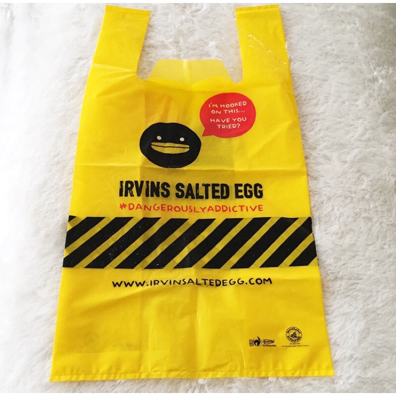 

Irvins Singapore Salted Egg Chips Original Shopping Bag Plastic Bag Oleh Oleh Souvernir