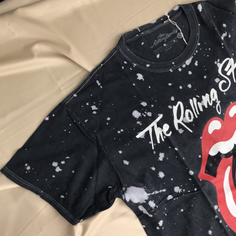 Kaos Band Official The Rolling Stones 'Tie Dye Logo' dan UB 40