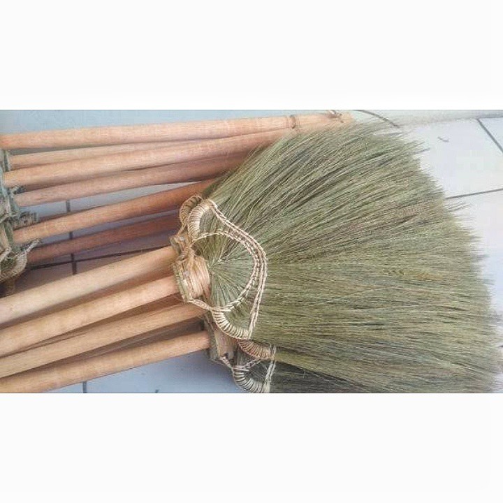 sapu lantai jerami / sapu ijuk