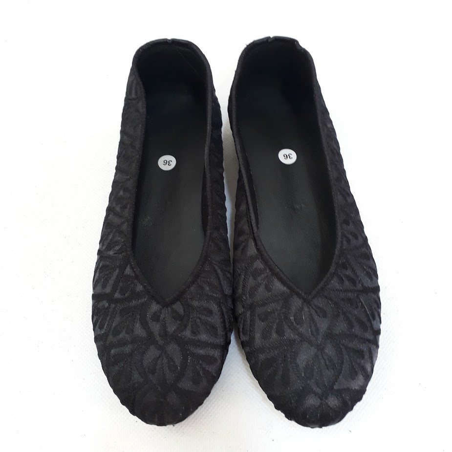 etnik fashion sepatu wanita flat slip on bordir polos hitam