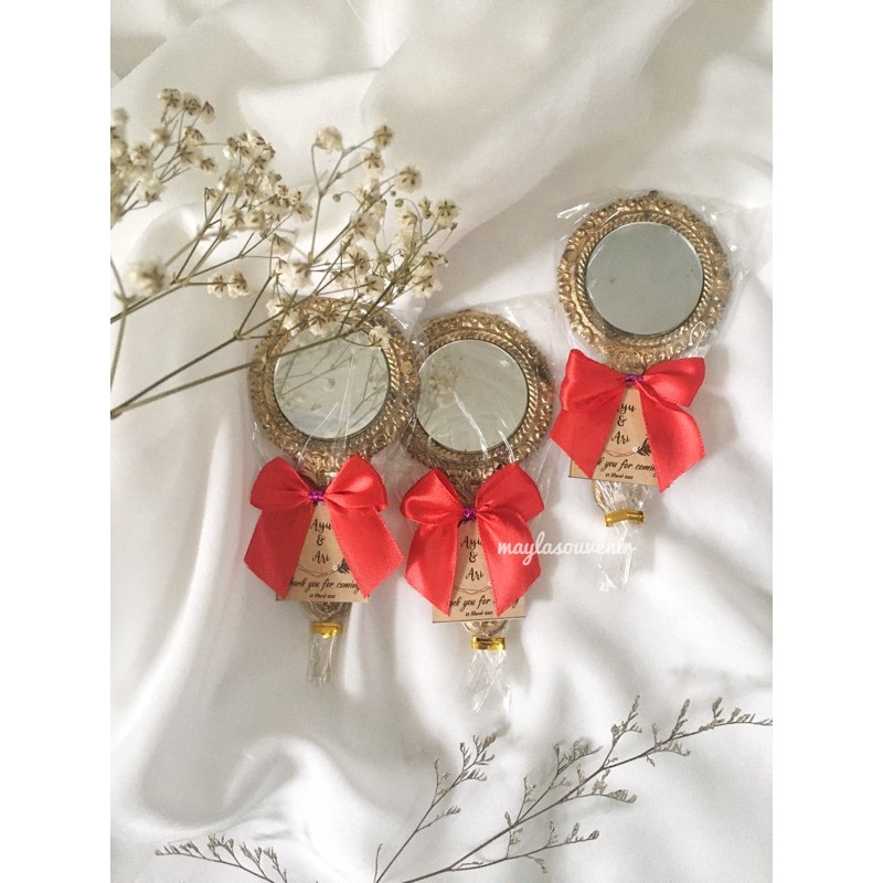 souvenir cermin kaca | souvenir cermin gagang oval | souvenir nikah