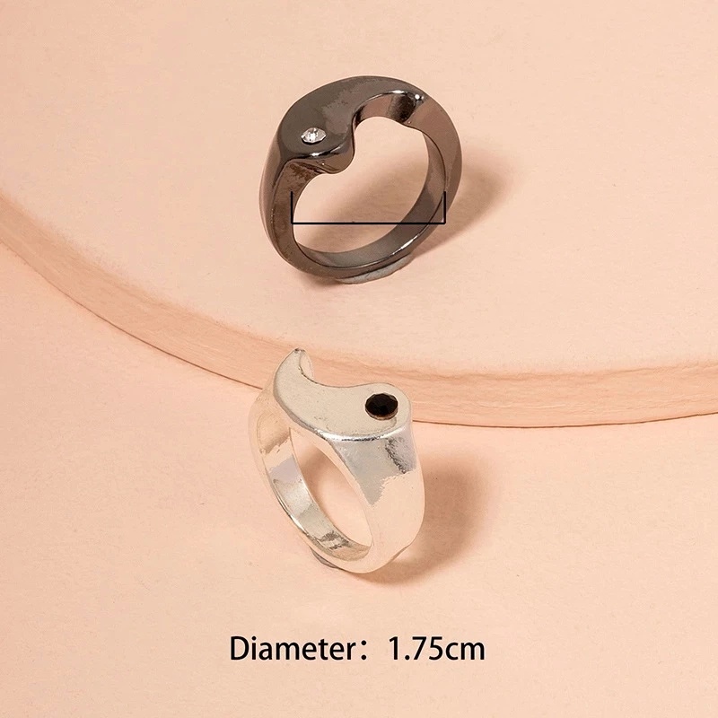 1pc Cincin Jari Bahan Alloy Warna Hitam Silver Untuk Pasangan