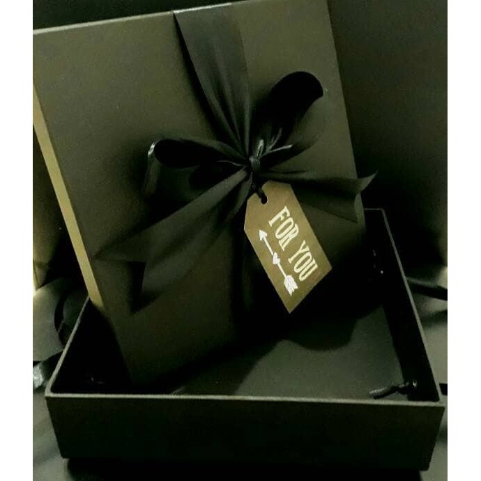 

FRESH Kotak Kado GiftBox FREE pita FREE Gift tag ISTIMEWA