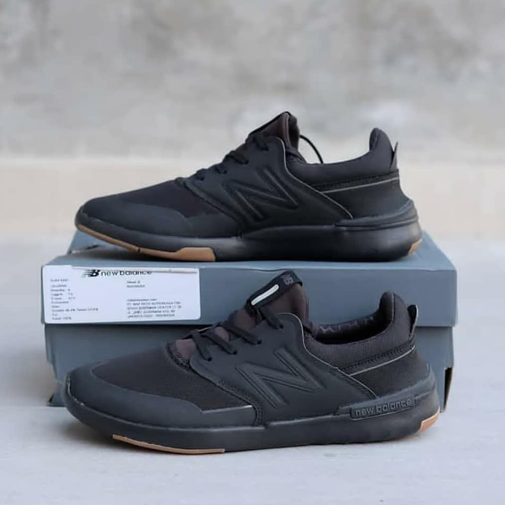 bubble gum new balance shoes