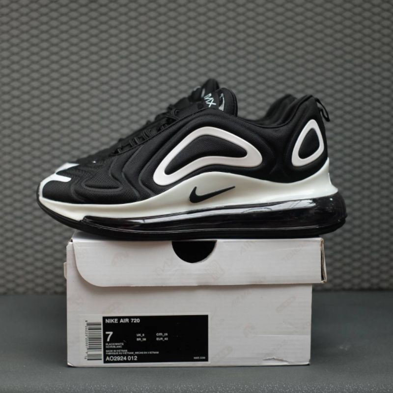 Sepatu Nike Air Max / Nike Air Max 720 Black White / Nike Air Max 720 Premium Impor Made In Vietnam / Nike Air Max 720 Cowok / Nike Max 720 Cewek