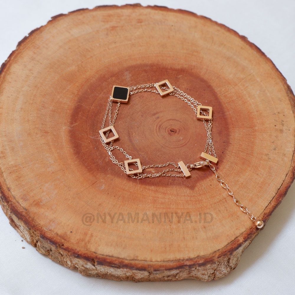 Nyamannya - Gelang Tangan Stainless Wanita Bracelet Titanium Square