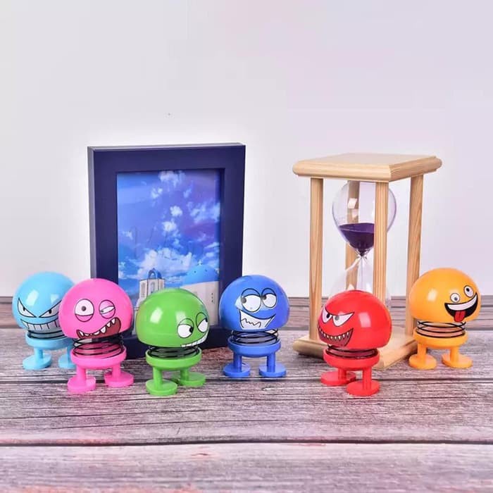 doraemon emoji spring doll mini car mobil 6 pcs gerak lucu pajangan dashboard