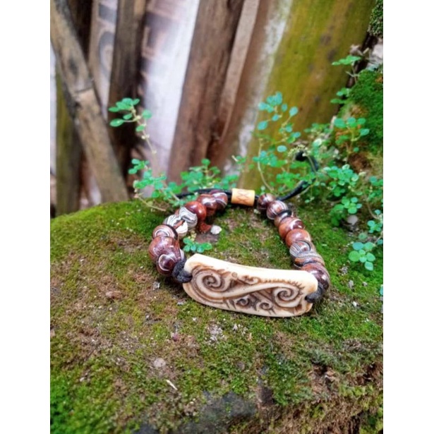 Gelang pria etnik