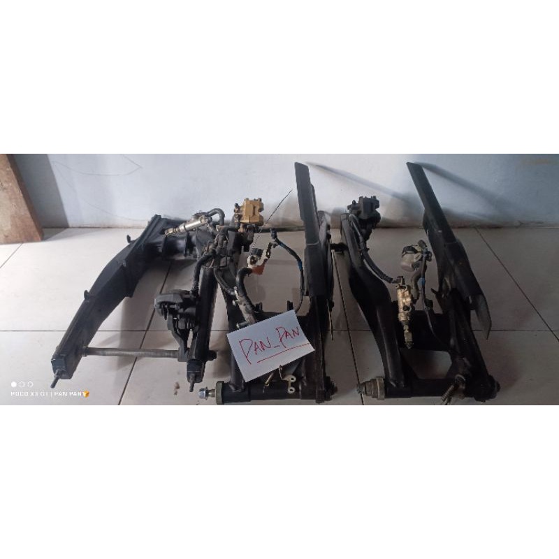 swing arm set r25 mt25 arm only