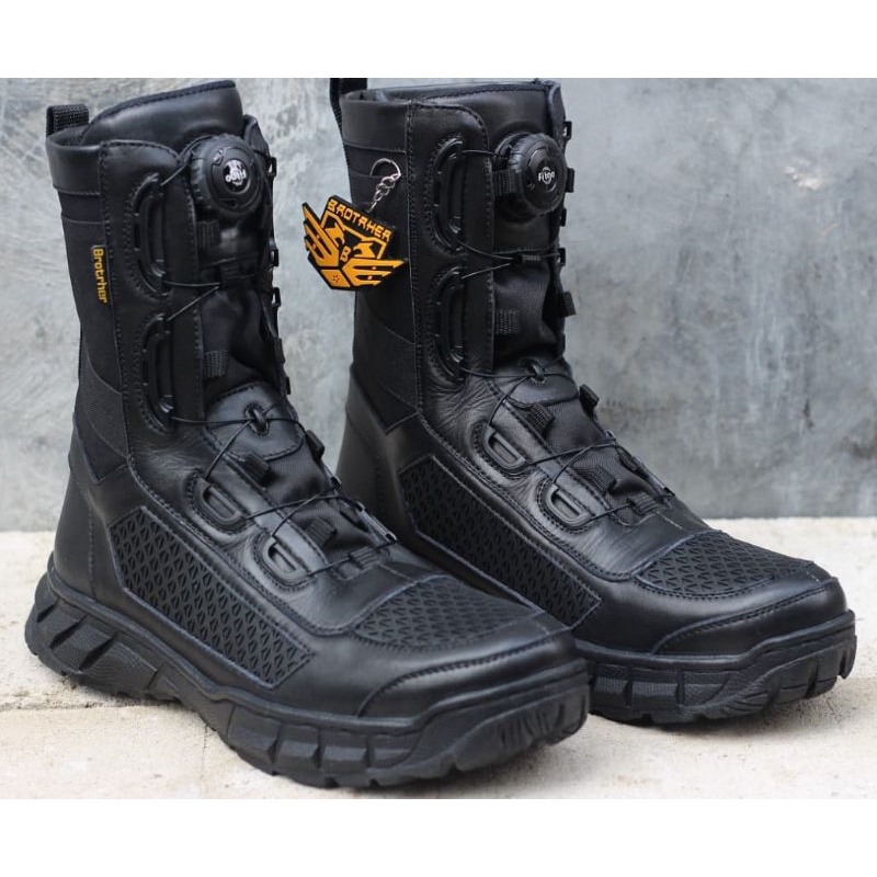 Sepatu pdl tali putar merk BROTHER