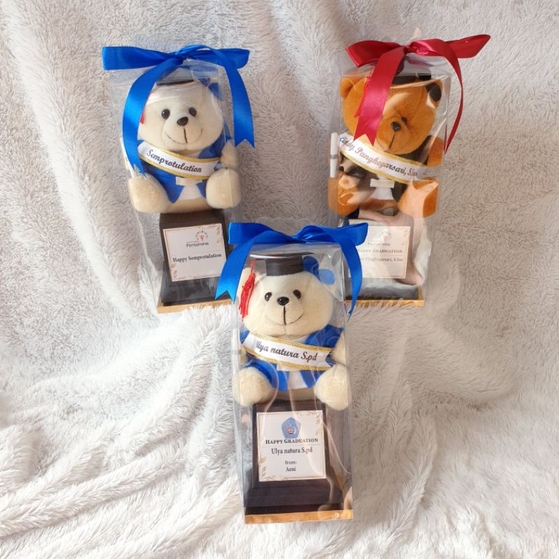 Piala Boneka Wisuda - Boneka Wisuda